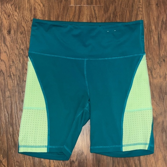 Xersion LIKE NEW Women’s Biker Shorts - Teal/Lime Green - Large - Picture 1 of 7